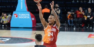 6fb0978c-daron-fatts-russell-galatasaray
