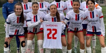 1736197819_Dardanel_Kad__n_Futbol_Tak__m__1