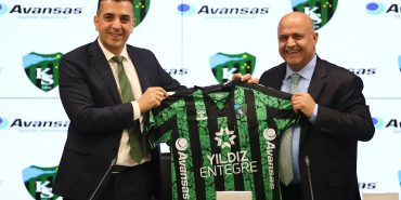 1737962691_Avansas_Genel_M__d__r___Ahmet_G__le_____Kocaelispor_Kul__p_Ba__kan___Recep_Durul__2_ (1)