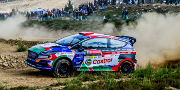 1778433175_Castrol_Ford_Team_T__rkiye___den_D__nya_Ralli___ampiyonas_____n__n_Portekiz_Aya____nda_Tarihi_Zafer_Ali_T__rkkan_Portekiz_Rallisi___nde_Birinci_Oldu__3_