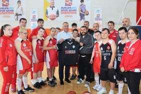 baskan_dursun_down_sendromlu_basketbol_milli_takimimizla_bir_arada